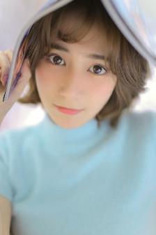《丰满女学生》在线观看